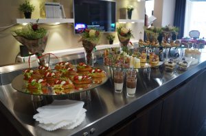 Фуршет в салоне кухонь Jiulia Novars, июль 2017
