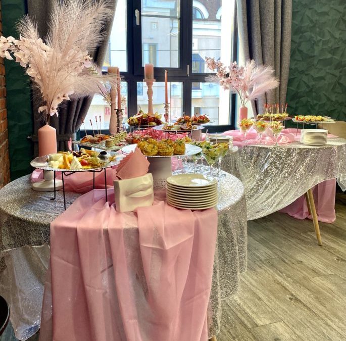 Фуршет в стиле Pink Glitter на ДР 18-летие, май 2022