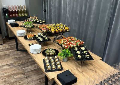 Фуршет welcome в офисе строительной компании, июнь 2023