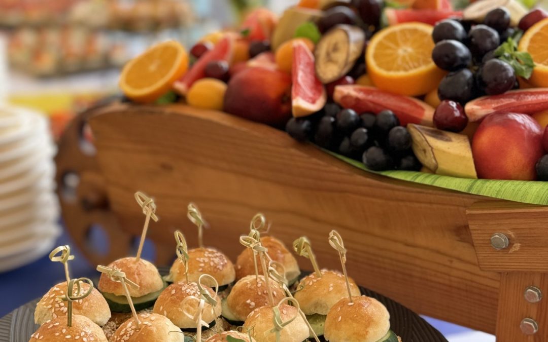 Фуршет пикник bbq в шатровой зоне с гастроанимацией, июнь 2024