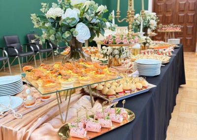 Фуршет на открытии выставки в Эрмитаж Казань, октябрь 2025