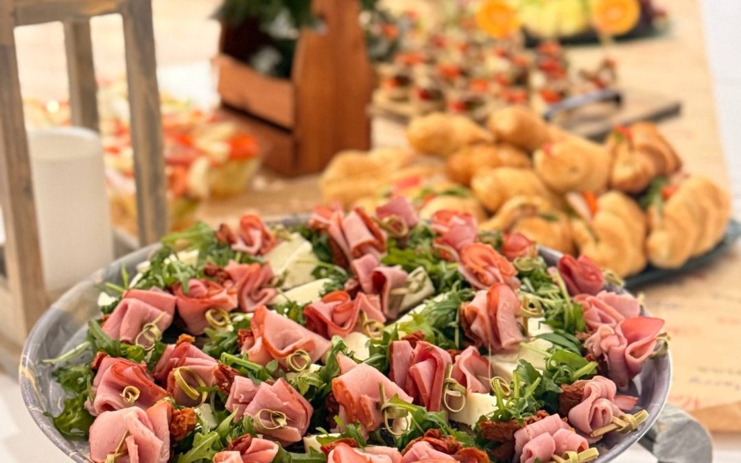 Фуршет новогодний в лофте, корпоратив, декабрь 2025