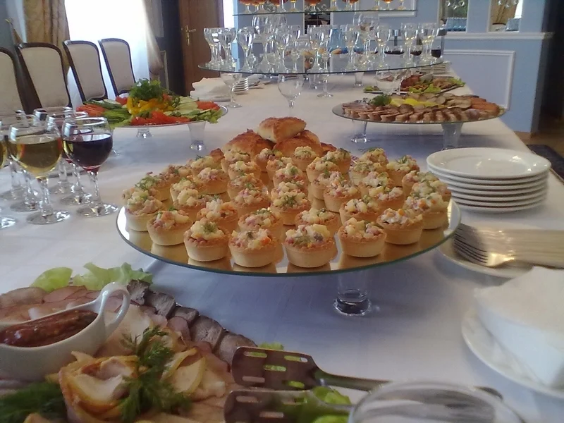 Фуршет для участников встречи закрытого бизнес-клуба, ноябрь 2011